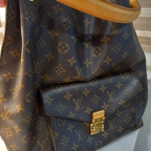 Louis Vuitton Metis Hobo Monogram Canvas Purse